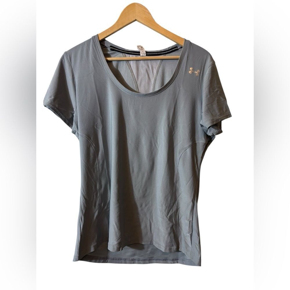 Under ARMOUR shirt large